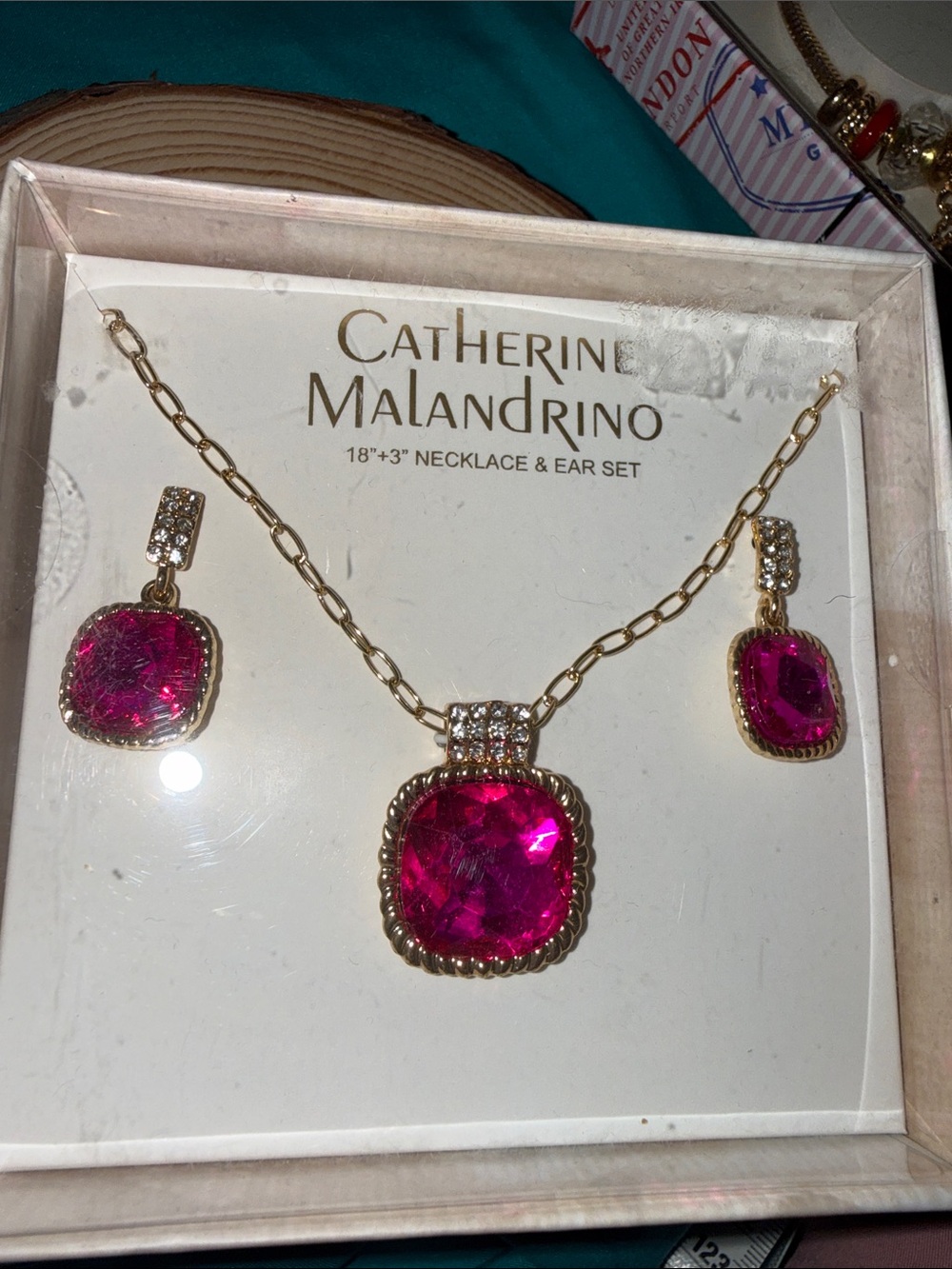 NWT Women’s Catherine Malandrino Hot Pink Crystal Necklace & earrings set